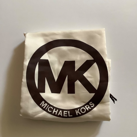 Michael Kors Creme Satin Drawstring Dust Storage Bag for Handbag 20” x 20” NEW - Picture 2 of 2